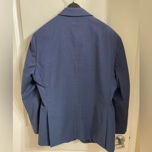 Jos. A. Bank 1905 tailored suit. Jacket Size 41R. Pants 34/30. Only worn once!!!